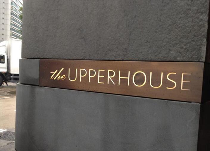 鐵藝發(fā)光燈箱